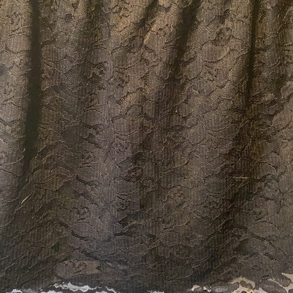 Lace mini skirt with elastic waistband - Picture 4 of 5